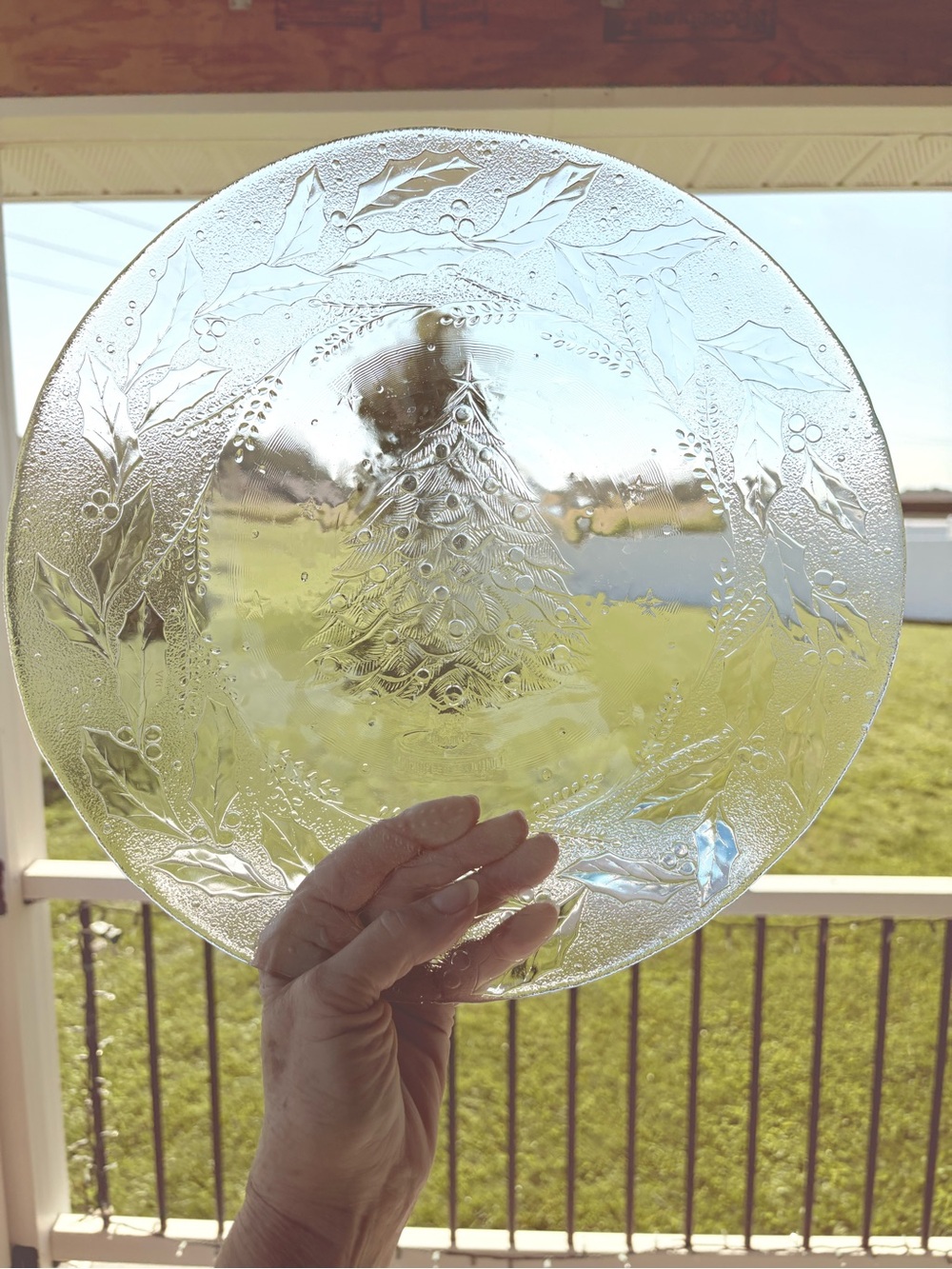 VGT. Arcoroc "Holly Tree" patterned clear pressed glass serving platter